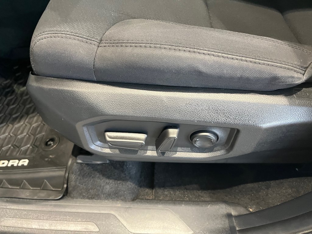 2024 Toyota Tundra TRD OFF ROAD in Amos, Quebec - 11 - w1024h768px
