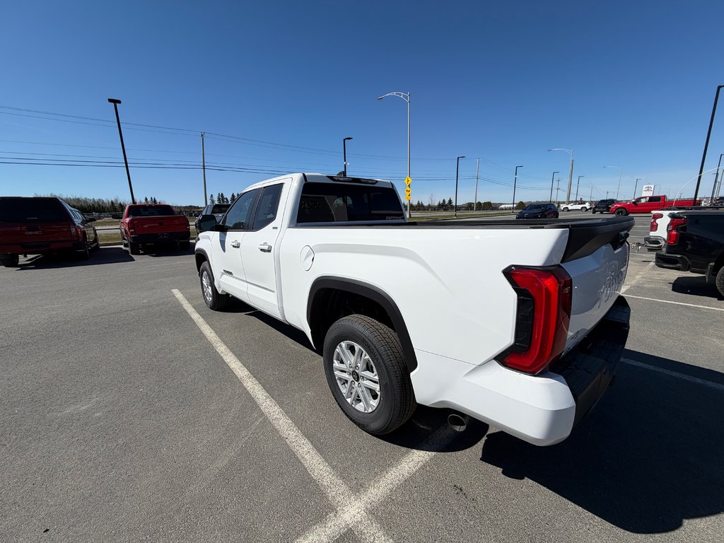 2026 Toyota Tundra SR5 in Amos, Quebec - 2 - w1024h768px