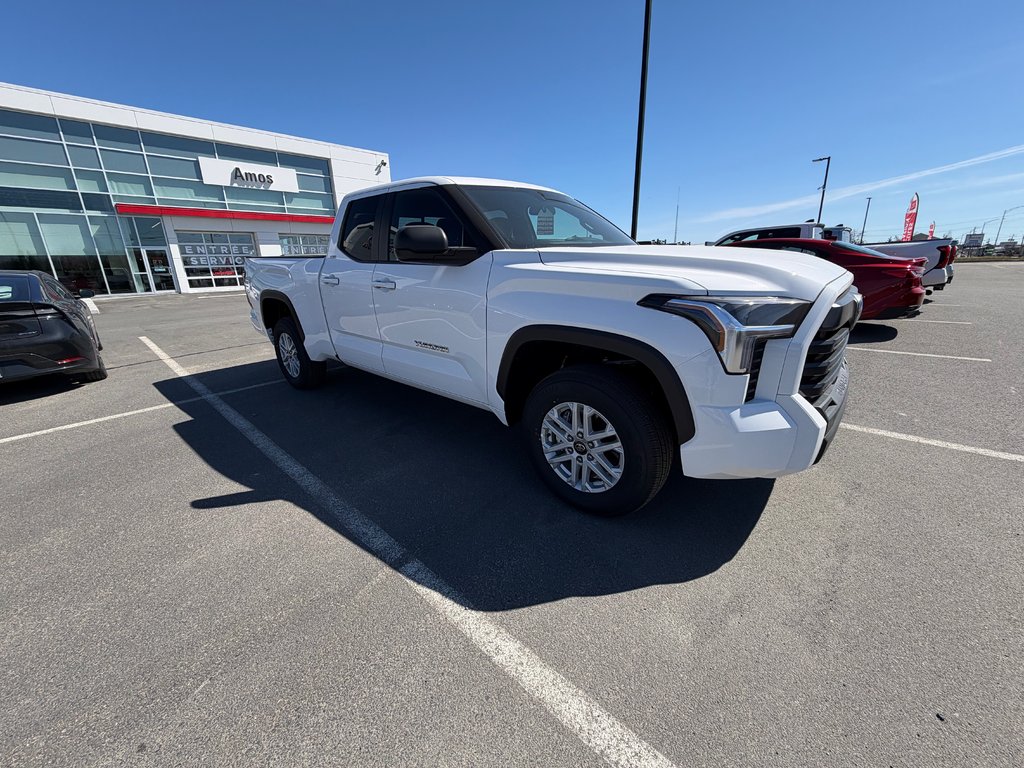 2026 Toyota Tundra SR5 in Amos, Quebec - 4 - w1024h768px