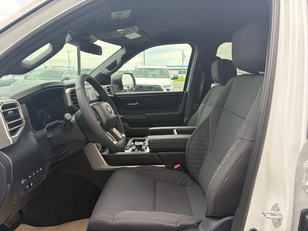 2026 Toyota Tundra SR5 L in Amos, Quebec - 11 - w1024h768px