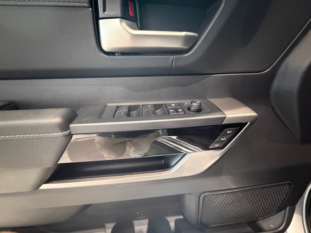 2026 Toyota Tundra LIMITED TRD OFF ROAD in Amos, Quebec - 9 - w1024h768px