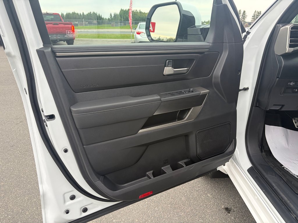 2026 Toyota Tundra TRD OFF ROAD in Amos, Quebec - 12 - w1024h768px