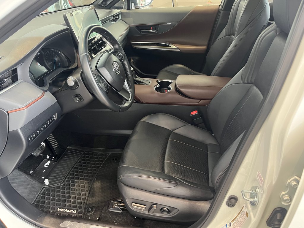 Toyota Venza limited 2021 à Amos, Québec - 10 - w1024h768px
