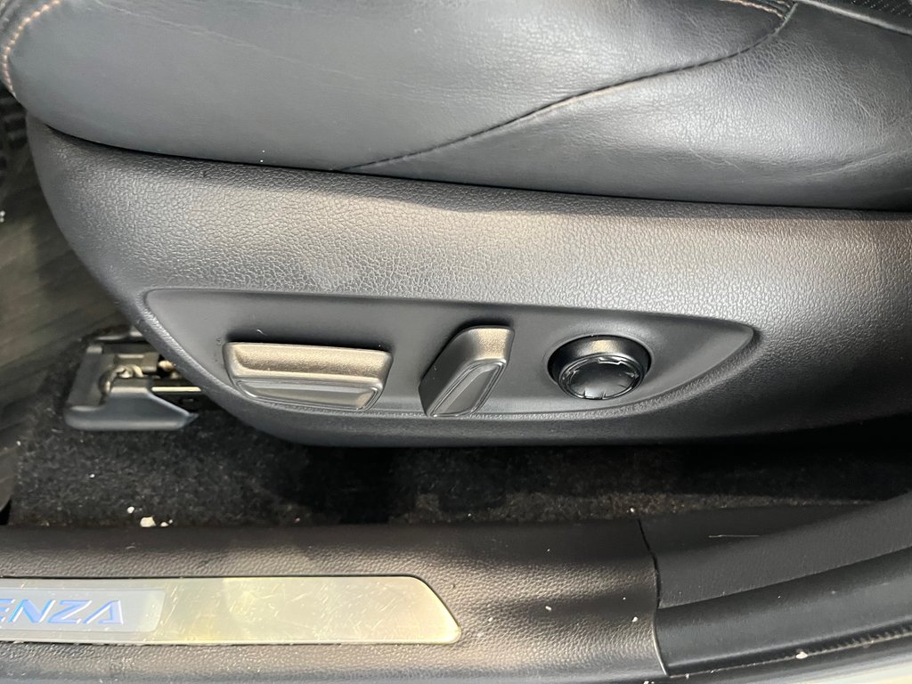 Toyota Venza limited 2021 à Amos, Québec - 11 - w1024h768px