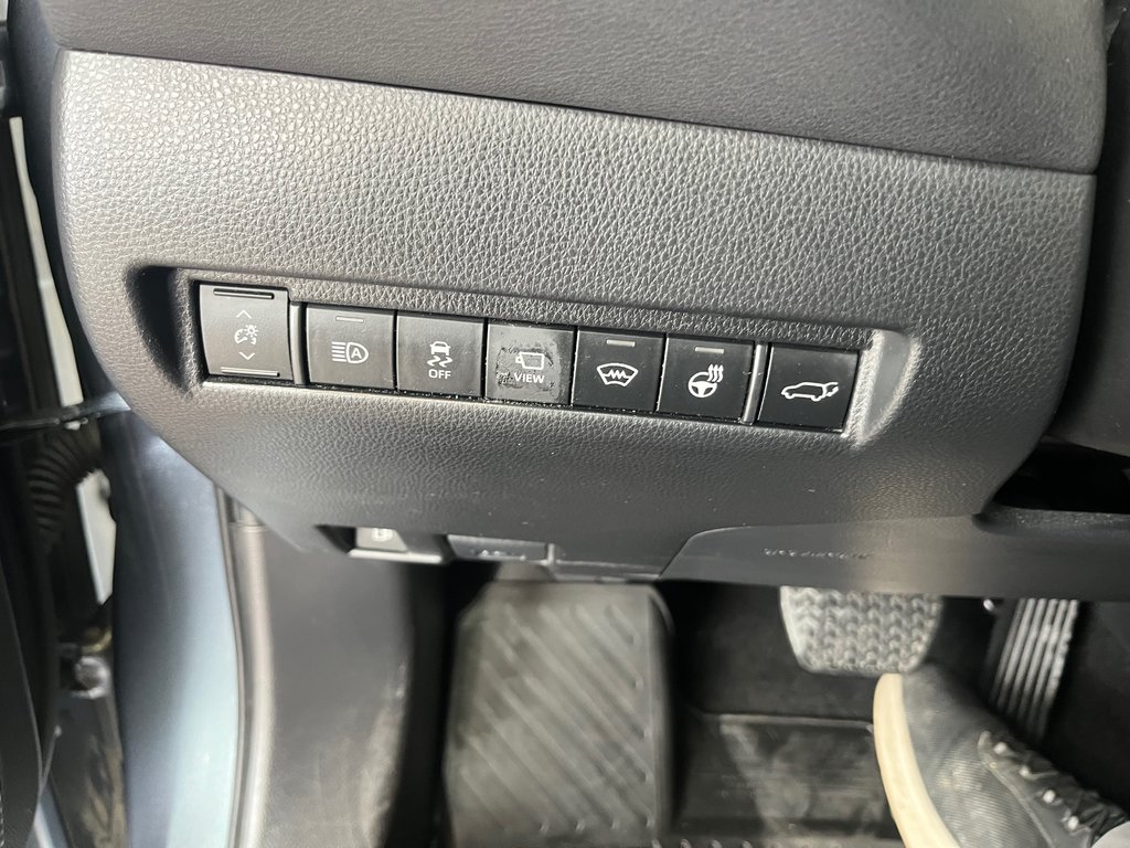 Toyota Venza HYBRIDE LIMITED 2023 à Amos, Québec - 12 - w1024h768px