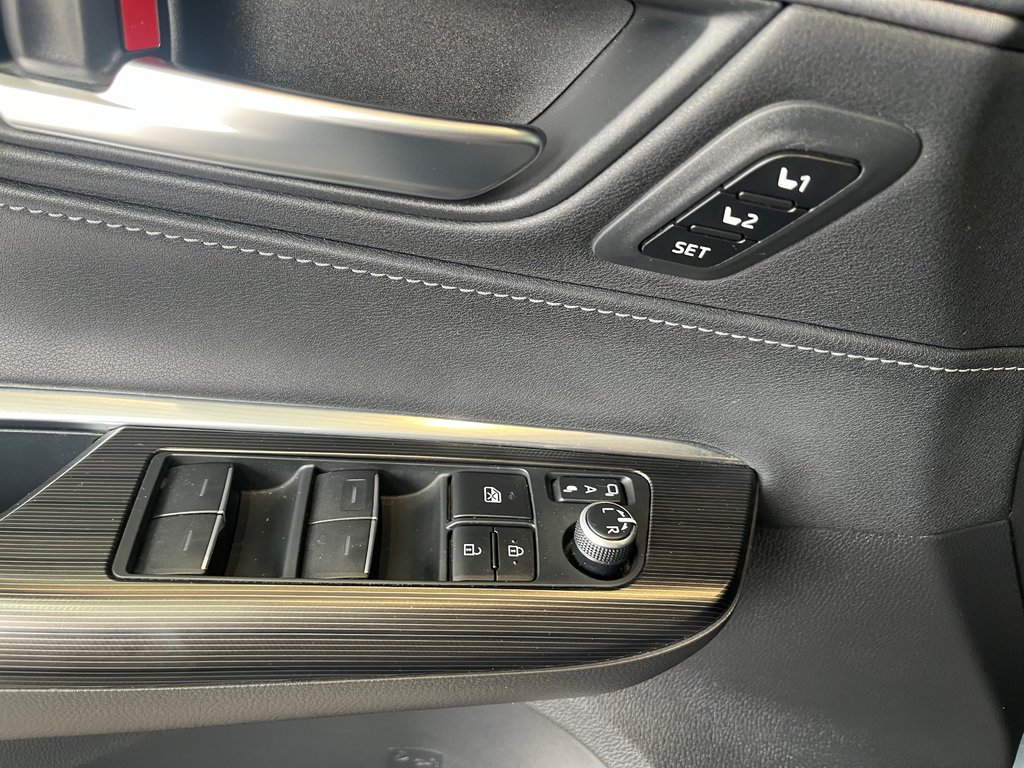 Toyota Venza HYBRIDE LIMITED 2023 à Amos, Québec - 11 - w1024h768px