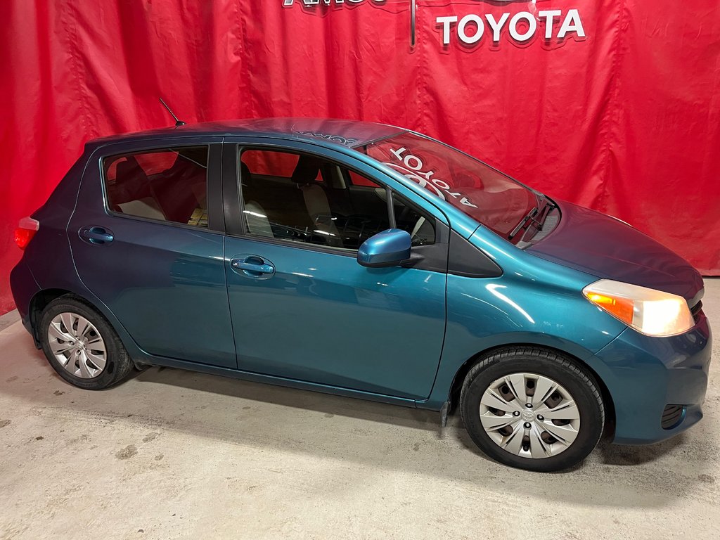 Yaris Hatchback 5DR LE 4A 2013 à Amos, Québec - 2 - w1024h768px