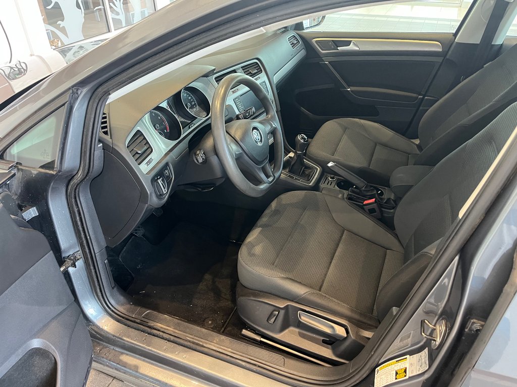 2017 Volkswagen Golf SportWagen S in Amos, Quebec - 8 - w1024h768px