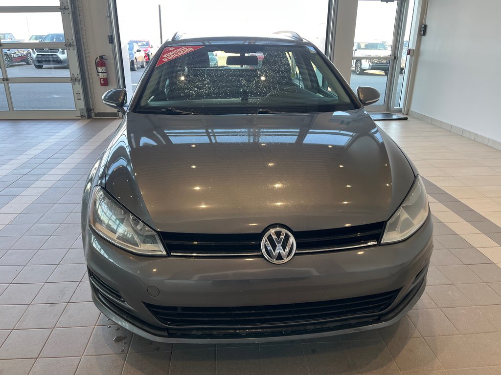 2017 Volkswagen Golf SportWagen S in Amos, Quebec - 2 - w1024h768px