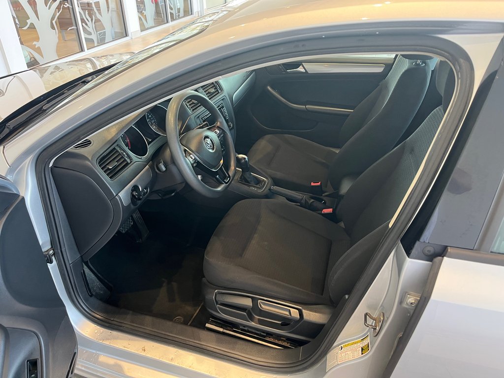 Volkswagen Jetta Sedan  2015 à Amos, Québec - 7 - w1024h768px
