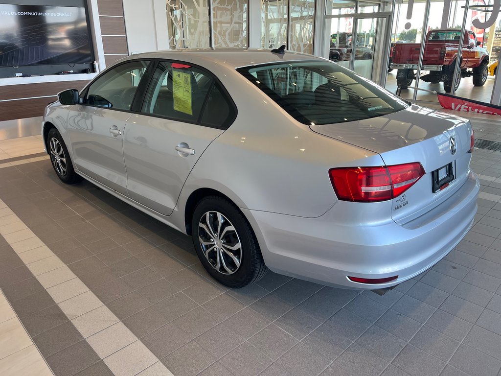 Volkswagen Jetta Sedan  2015 à Amos, Québec - 3 - w1024h768px