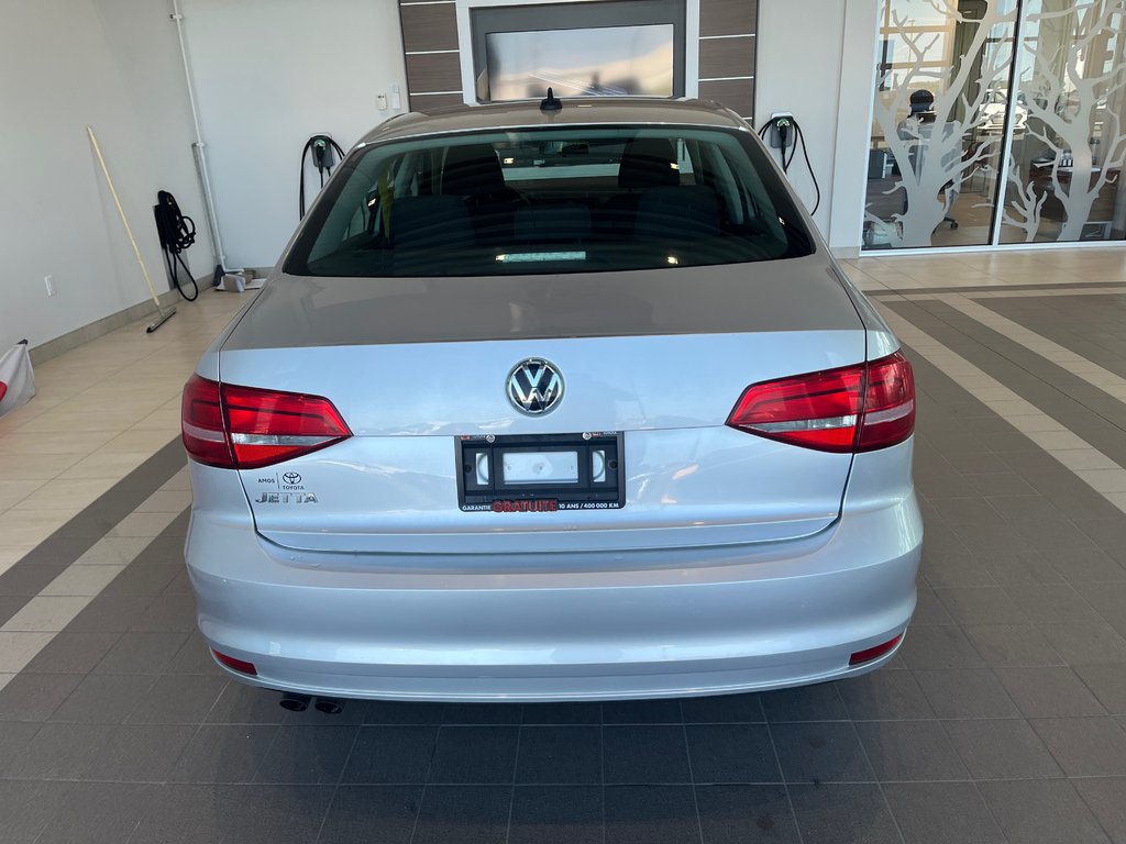 Volkswagen Jetta Sedan  2015 à Amos, Québec - 4 - w1024h768px