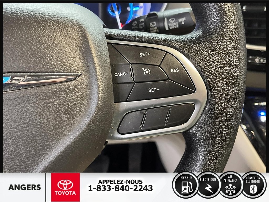 2019  Pacifica Hybrid Touring Plus in Saint-Hyacinthe, Quebec - 19 - w1024h768px