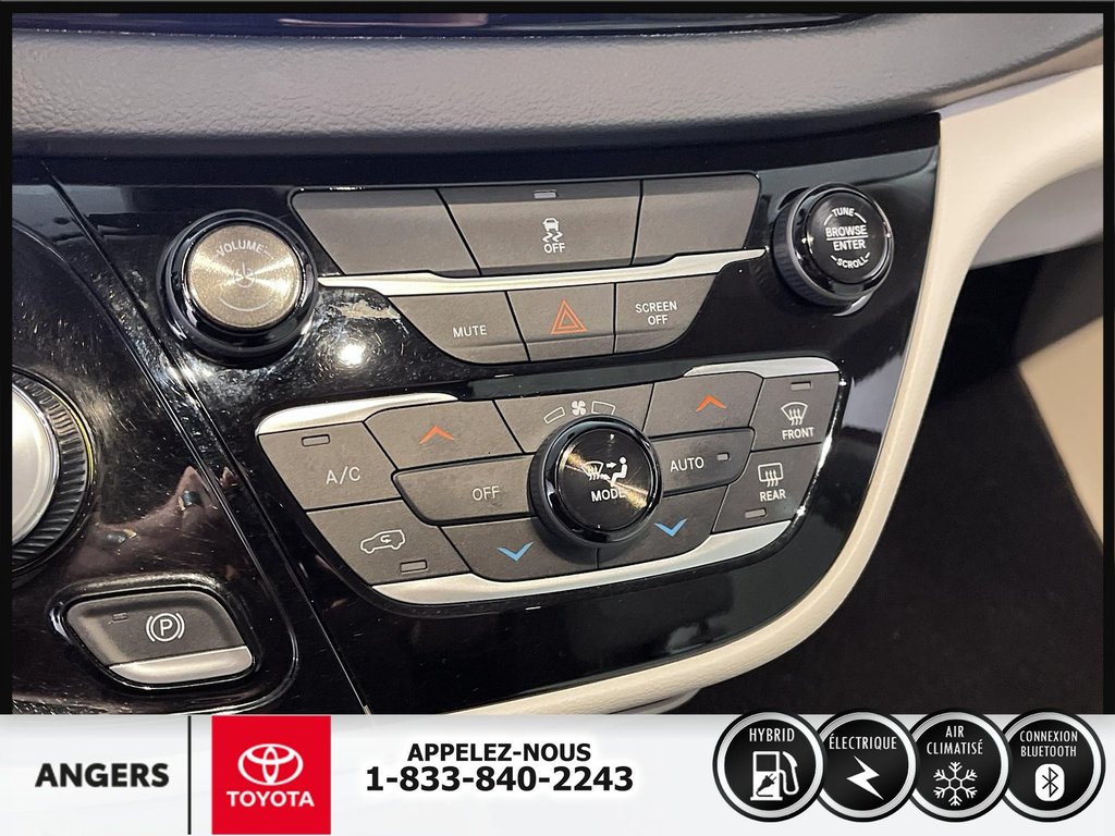 2019  Pacifica Hybrid Touring Plus in Saint-Hyacinthe, Quebec - 25 - w1024h768px