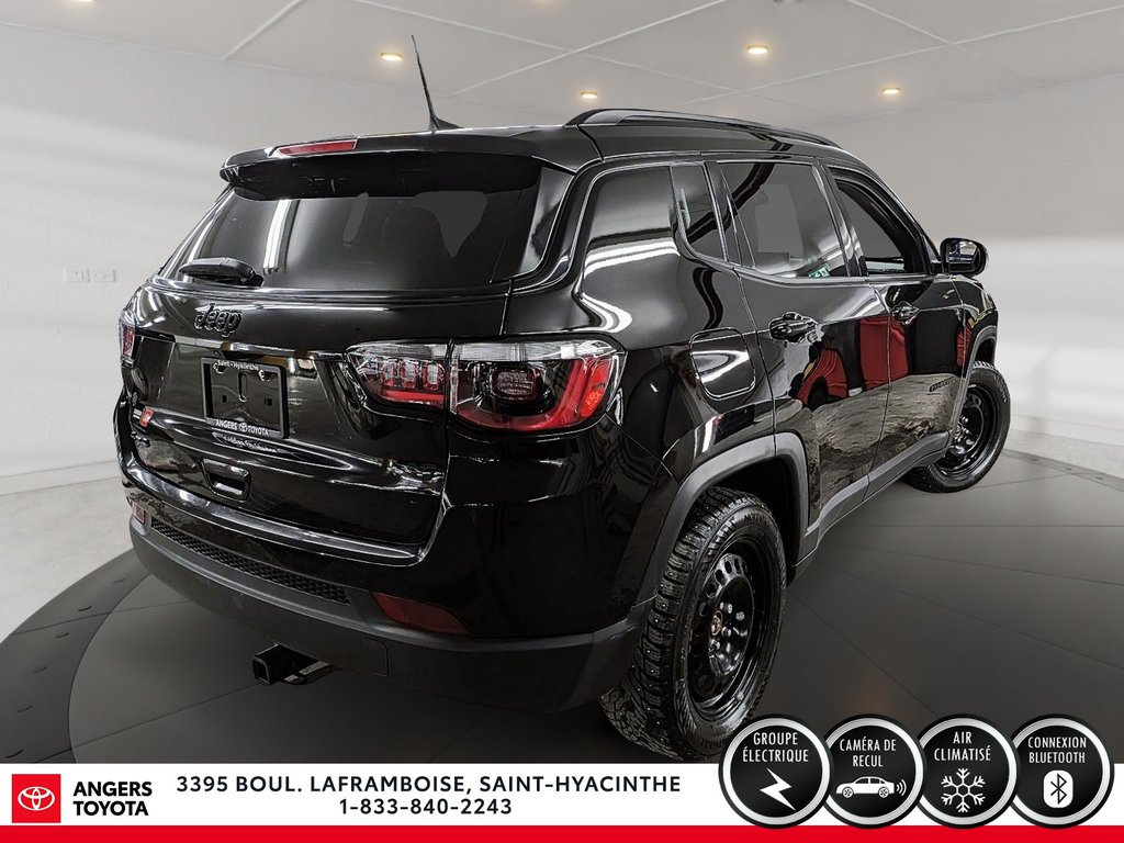 2023 Jeep Compass Altitude-3