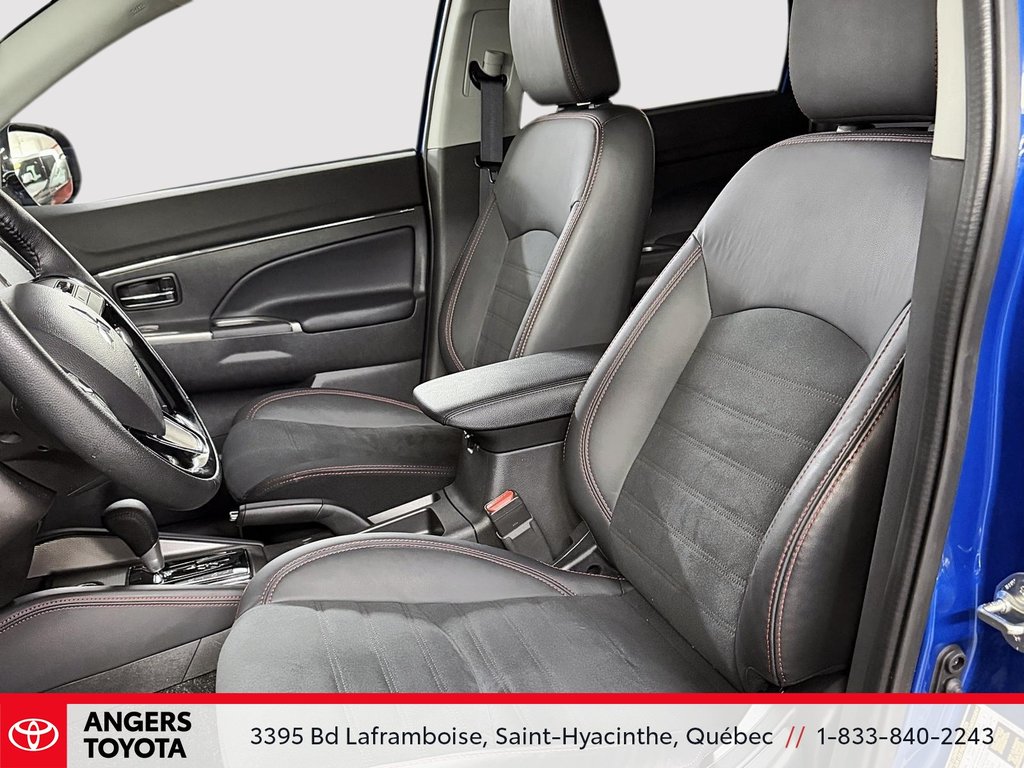 Mitsubishi RVR SEL 4WD 2023-6