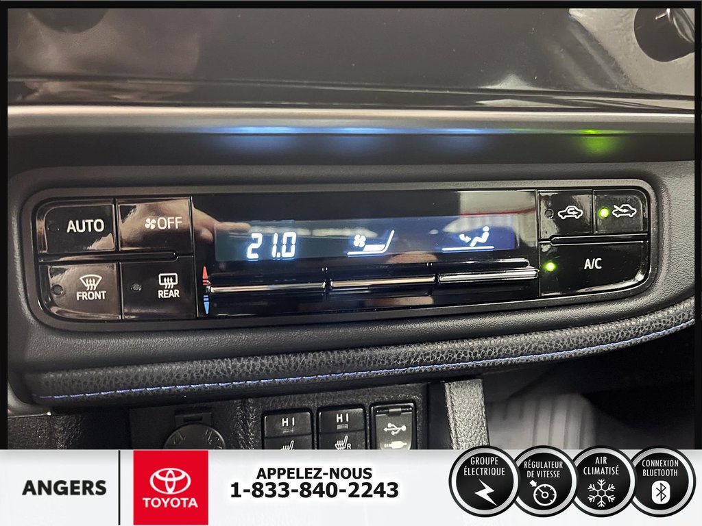 Corolla SE boîte manuelle 2019 à Saint-Hyacinthe, Québec - 11 - w1024h768px
