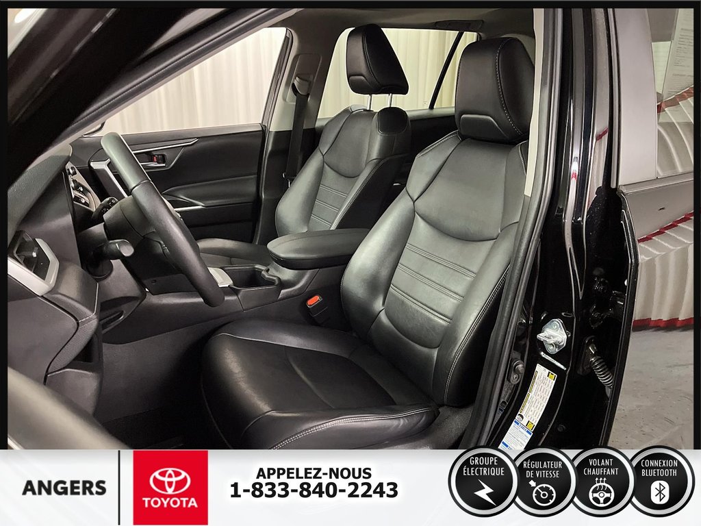 RAV4 XLE Premium 2022 à Saint-Hyacinthe, Québec - 12 - w1024h768px