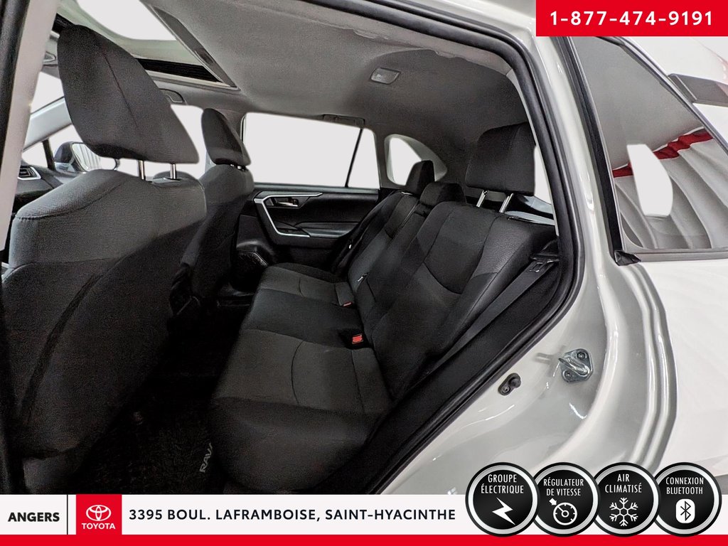 Toyota RAV4 XLE 2022-7