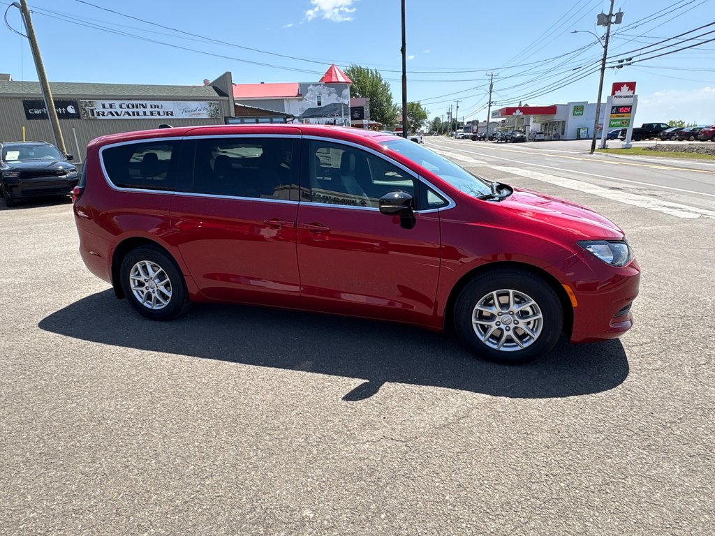 2025 Chrysler Grand Caravan SXT in Carleton, Quebec - 4 - w1024h768px