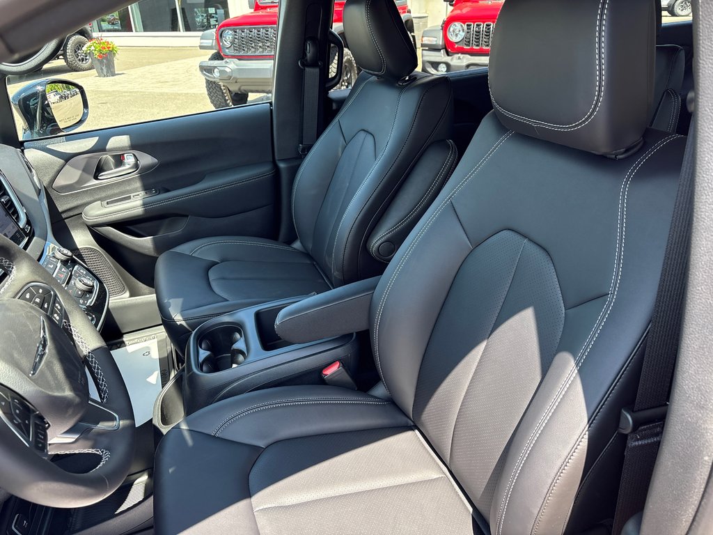 2025 Chrysler Grand Caravan SXT in Carleton, Quebec - 11 - w1024h768px