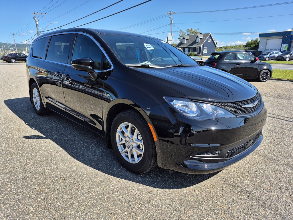 2025 Chrysler Grand Caravan SXT in Carleton, Quebec - 3 - w1024h768px
