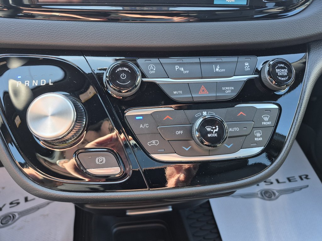 2025 Chrysler Grand Caravan SXT in Carleton, Quebec - 19 - w1024h768px