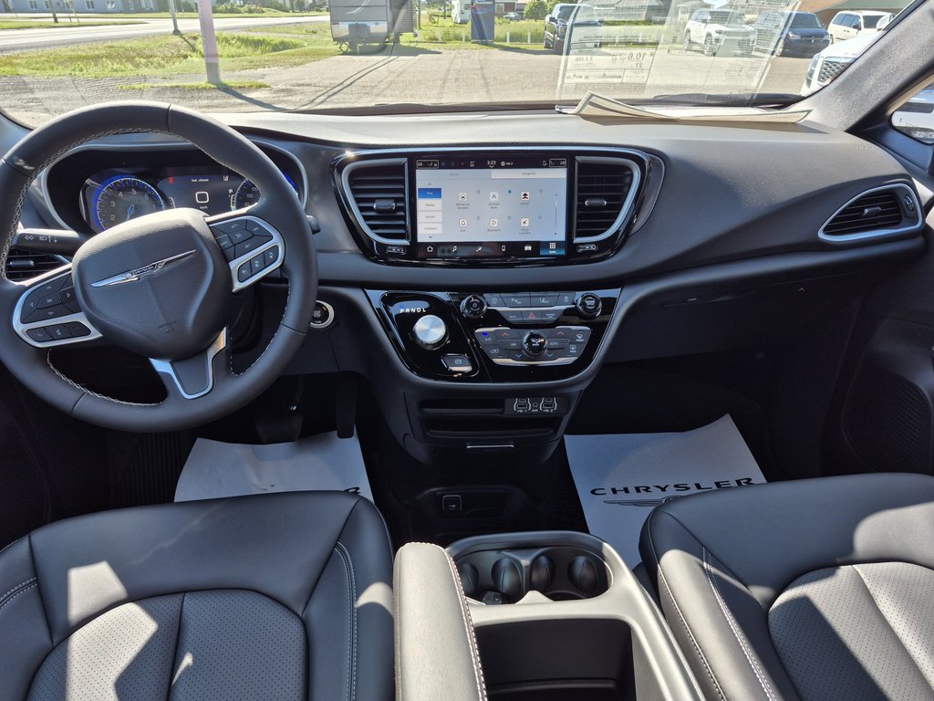 2025 Chrysler Grand Caravan SXT in Carleton, Quebec - 13 - w1024h768px