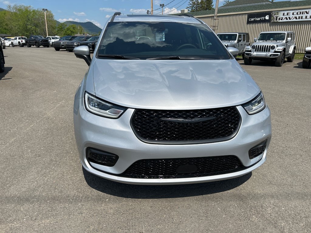 2023  Pacifica TOURING L in Carleton, Quebec - 2 - w1024h768px