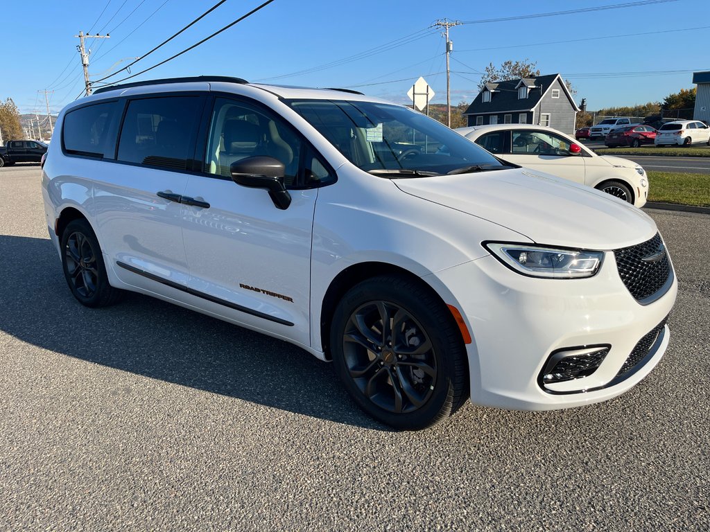 Pacifica TOURING L 2024 à Carleton, Québec - 5 - w1024h768px