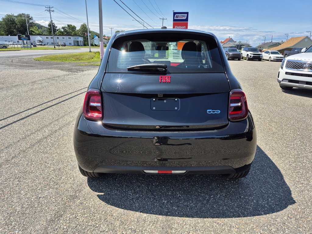 2024 Fiat 500e RED in Carleton, Quebec - 5 - w1024h768px