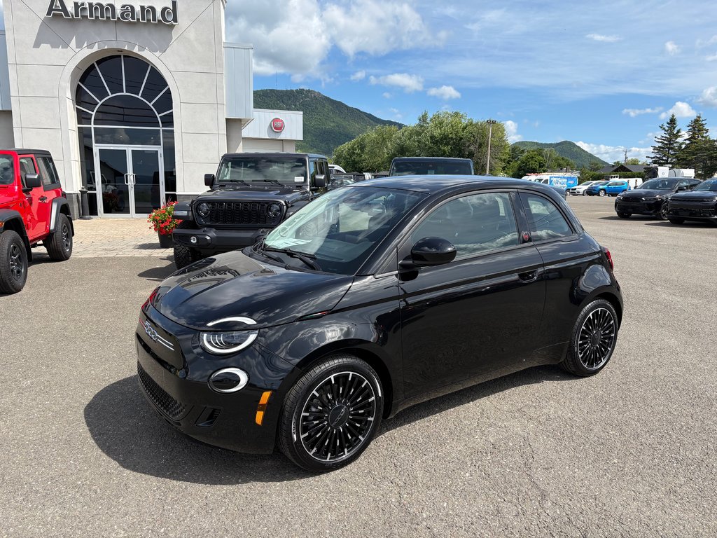 2025 Fiat 500e RED in Carleton, Quebec - 1 - w1024h768px