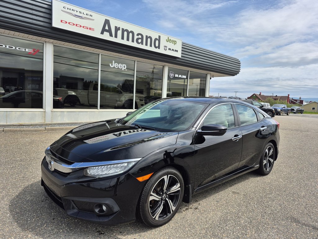 Honda Civic Sedan Touring 2017 à Carleton, Québec - 1 - w1024h768px