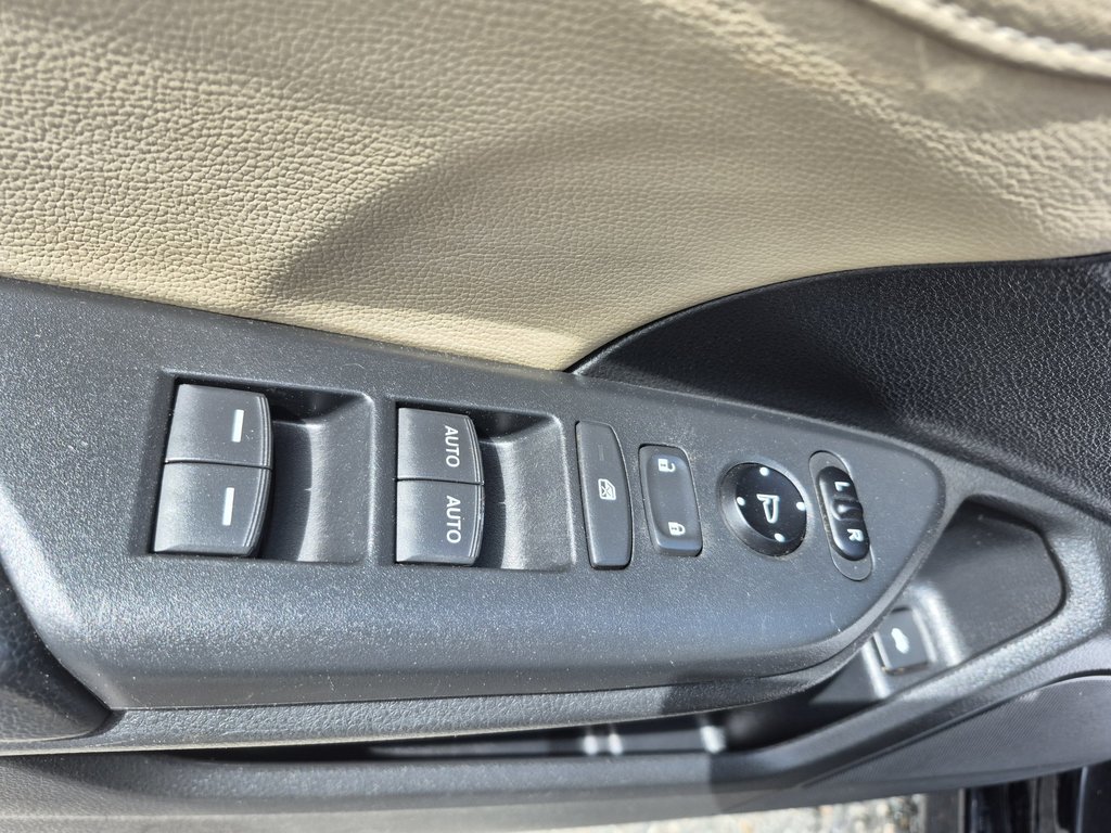 Honda Civic Sedan Touring 2017 à Carleton, Québec - 11 - w1024h768px