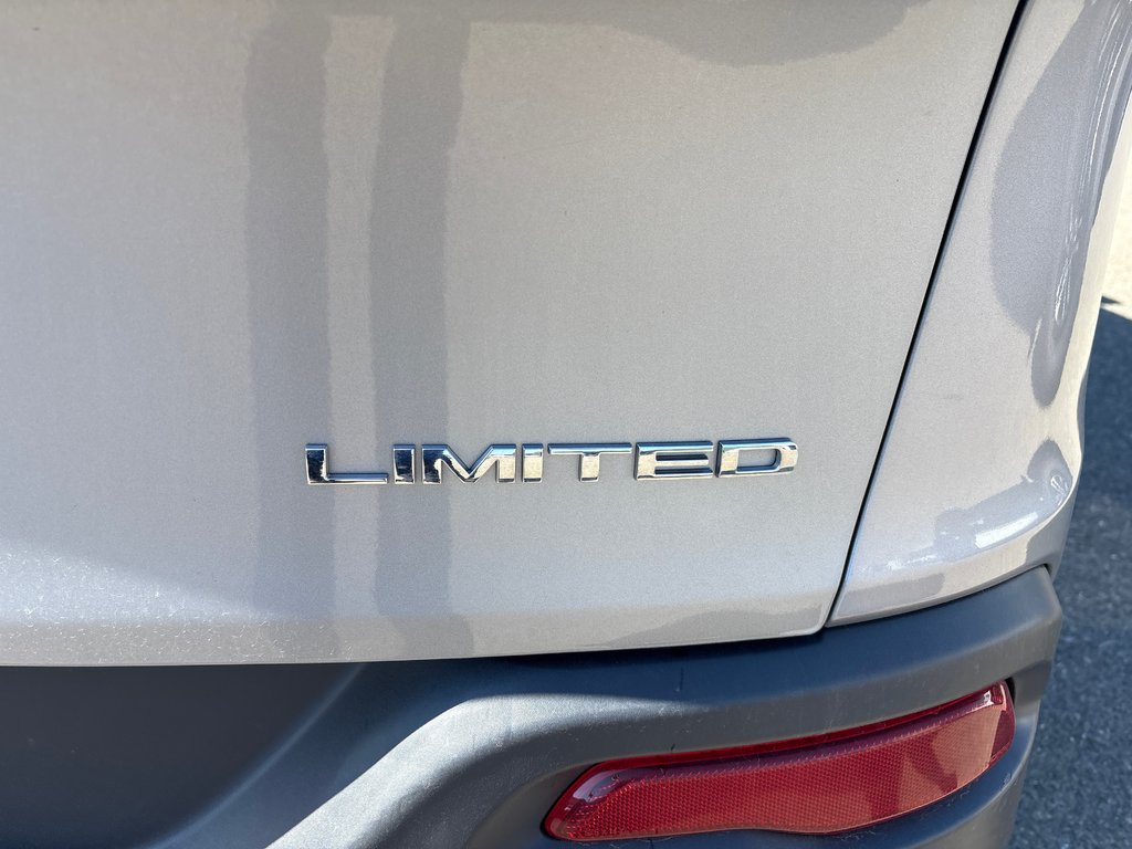 Jeep Cherokee Limited 2016 à Carleton, Québec - 8 - w1024h768px