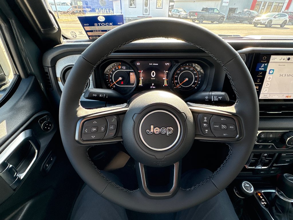 2025 Jeep Gladiator NIGHTHAWK in Carleton, Quebec - 16 - w1024h768px