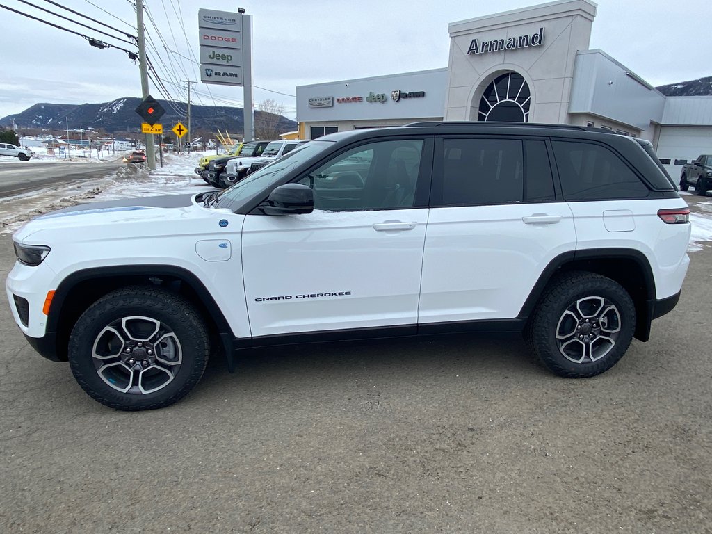 2022  Grand Cherokee 4xe TRAILHAWK in Carleton, Quebec - 4 - w1024h768px