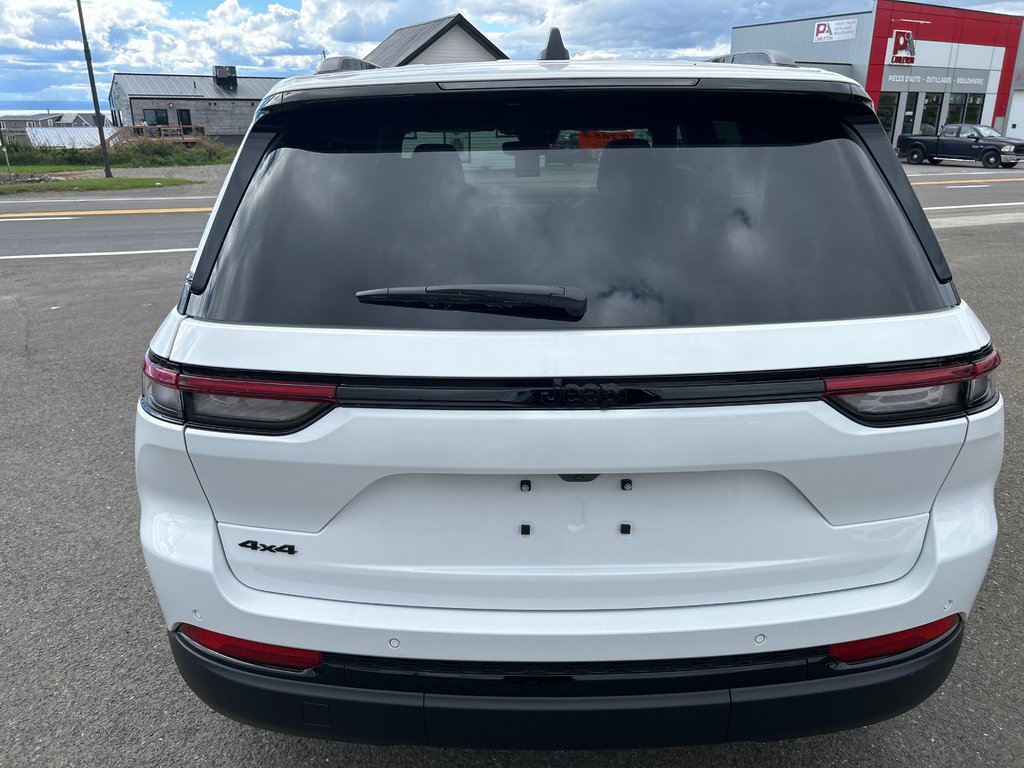 Grand Cherokee ALTITUDE 2024 à Carleton, Québec - 5 - w1024h768px