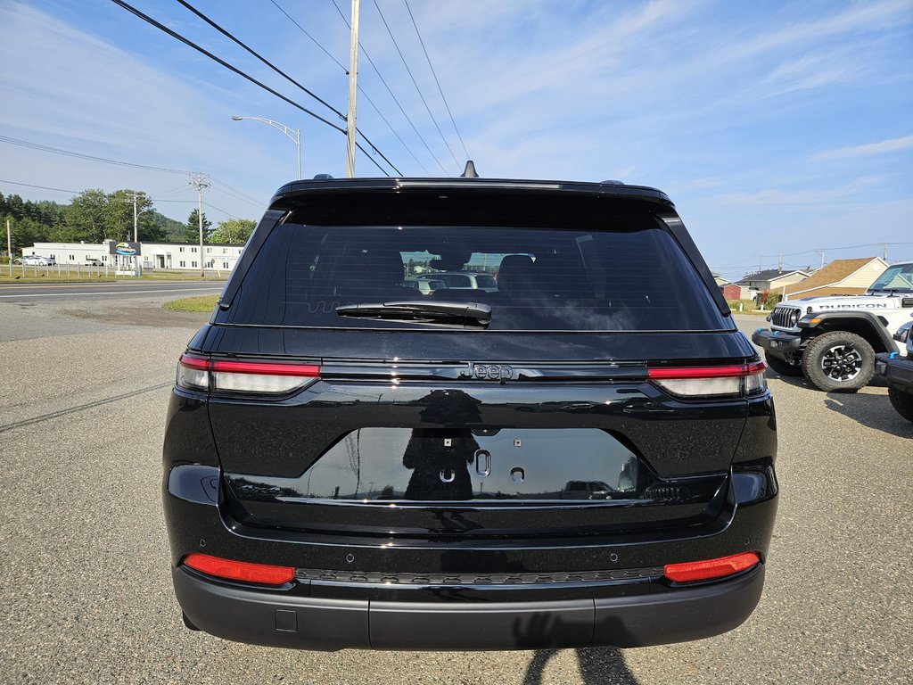 Grand Cherokee ALTITUDE 2024 à Carleton, Québec - 5 - w1024h768px