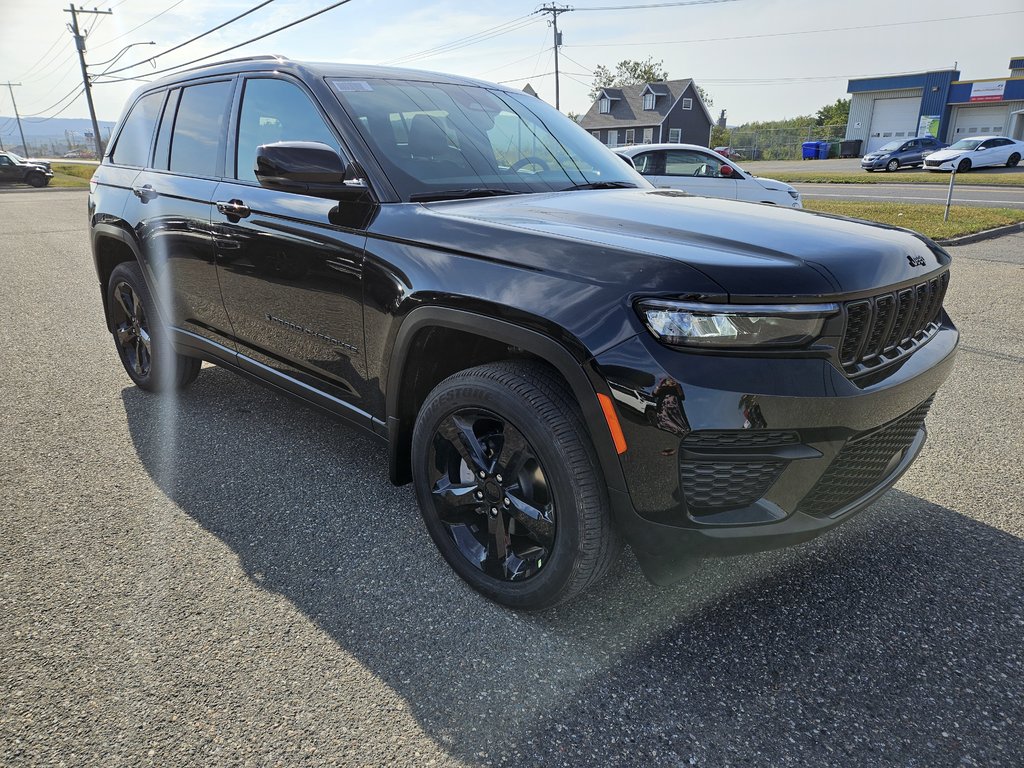 Grand Cherokee ALTITUDE 2024 à Carleton, Québec - 3 - w1024h768px