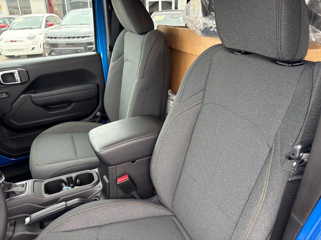 2025 Jeep WRANGLER 4-Door WILLYS in Carleton, Quebec - 10 - w1024h768px