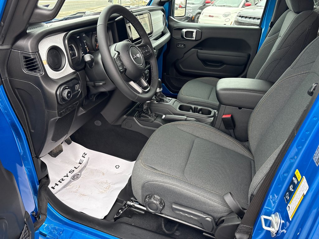 2025 Jeep WRANGLER 4-Door WILLYS in Carleton, Quebec - 9 - w1024h768px