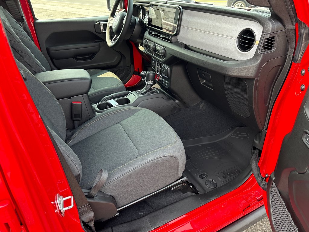 2025 Jeep WRANGLER 4-Door WILLYS in Carleton, Quebec - 12 - w1024h768px