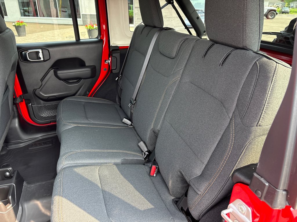 2025 Jeep WRANGLER 4-Door WILLYS in Carleton, Quebec - 9 - w1024h768px