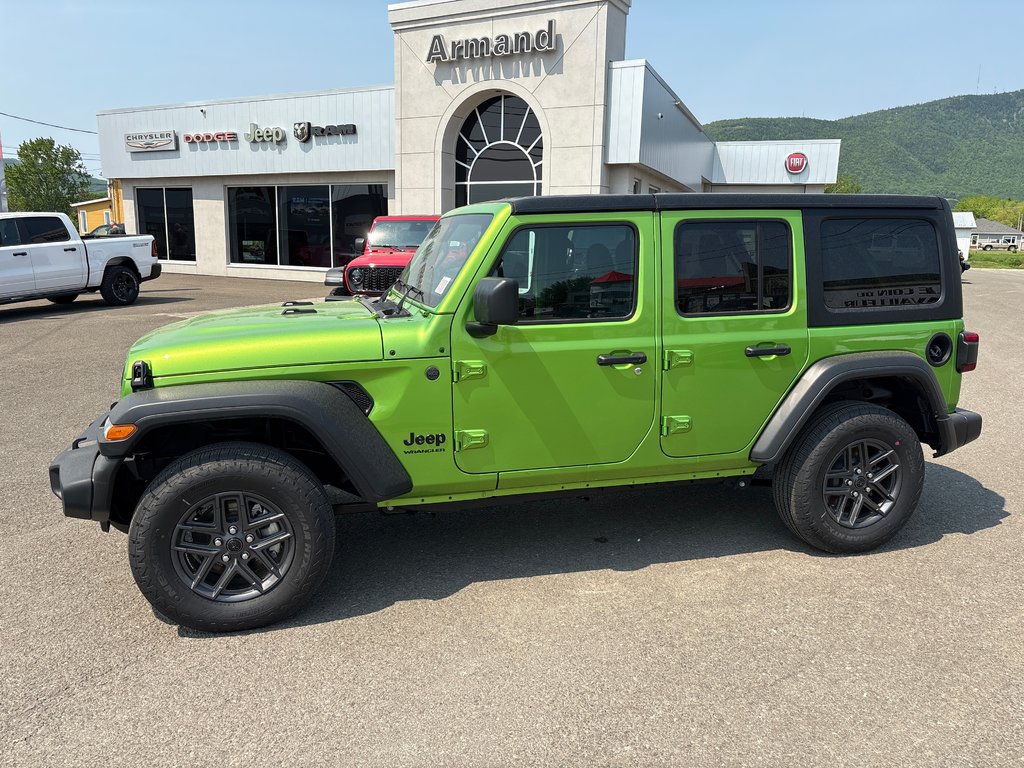 Jeep WRANGLER 4-Door SPORT S 2025 à Carleton, Québec - 2 - w1024h768px