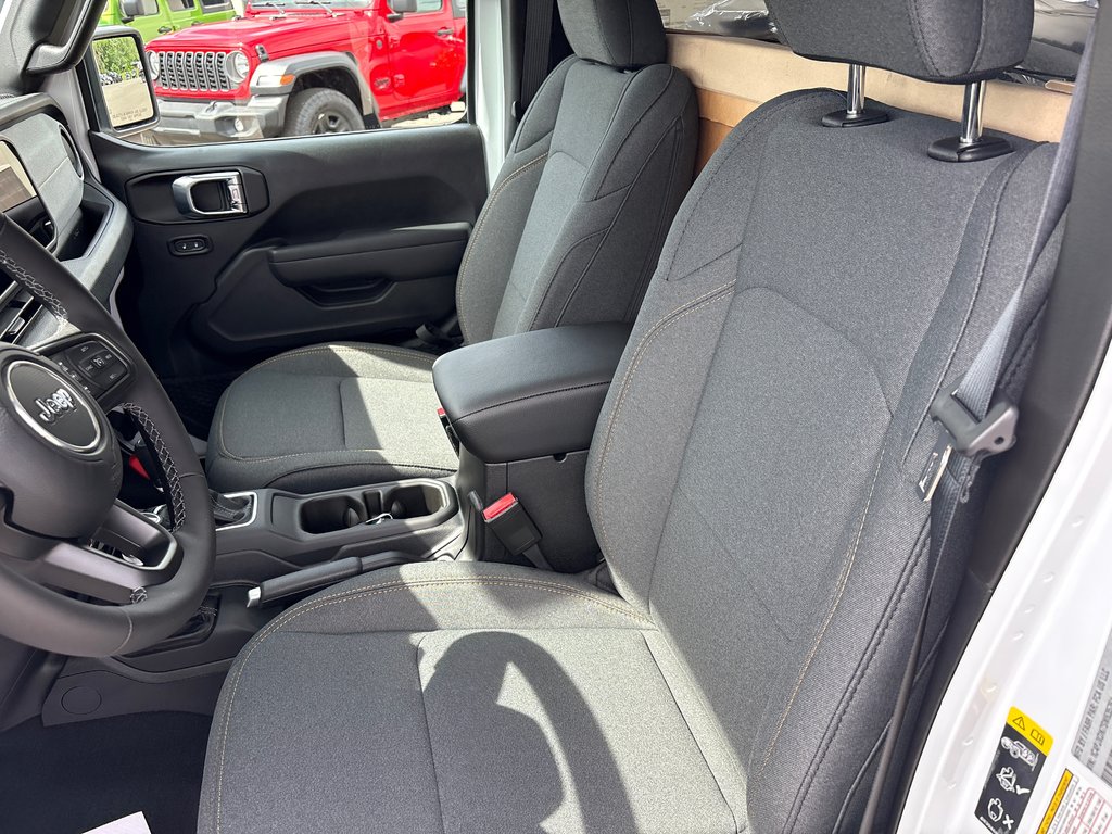 2025 Jeep WRANGLER 4-Door WILLYS in Carleton, Quebec - 11 - w1024h768px