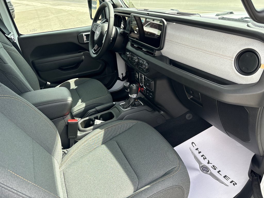 2025 Jeep WRANGLER 4-Door WILLYS in Carleton, Quebec - 9 - w1024h768px