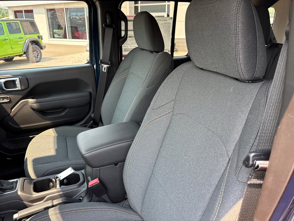 Jeep Wrangler 4xe WILLYS 2025 à Carleton, Québec - 16 - w1024h768px