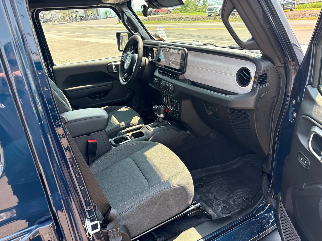 Jeep Wrangler 4xe WILLYS 2025 à Carleton, Québec - 12 - w1024h768px