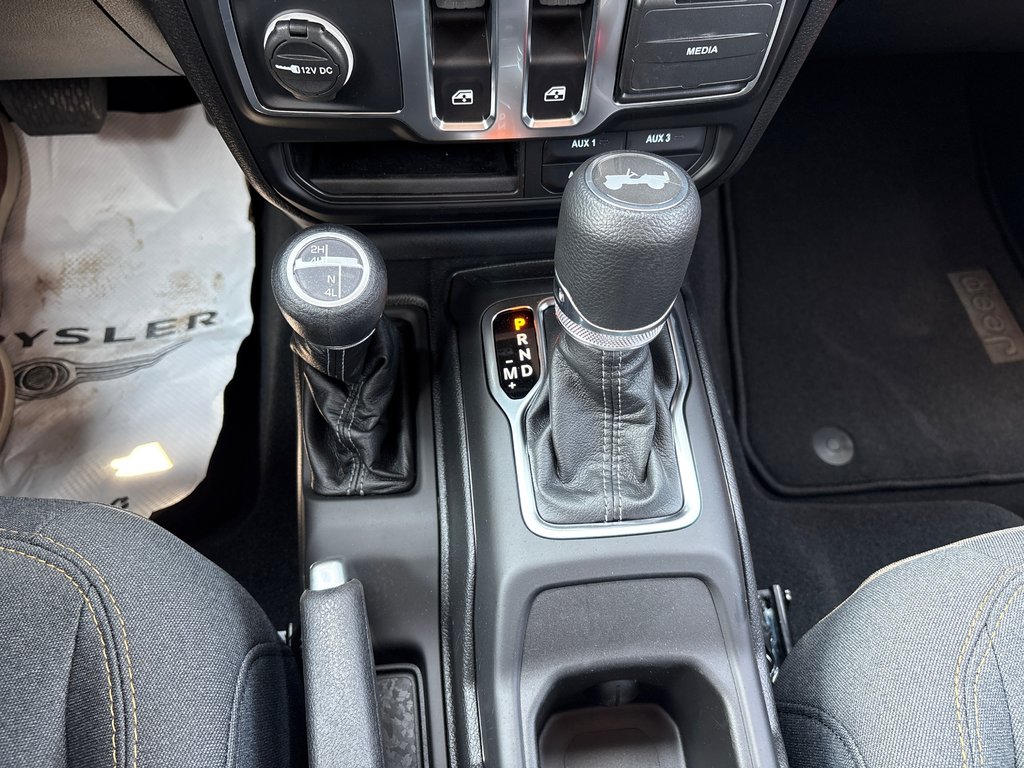 2025 Jeep Wrangler SPORT in Carleton, Quebec - 14 - w1024h768px